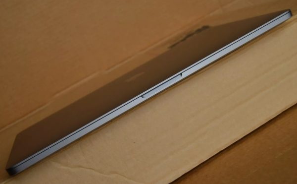 MacBook Pro A1990 - Image 4